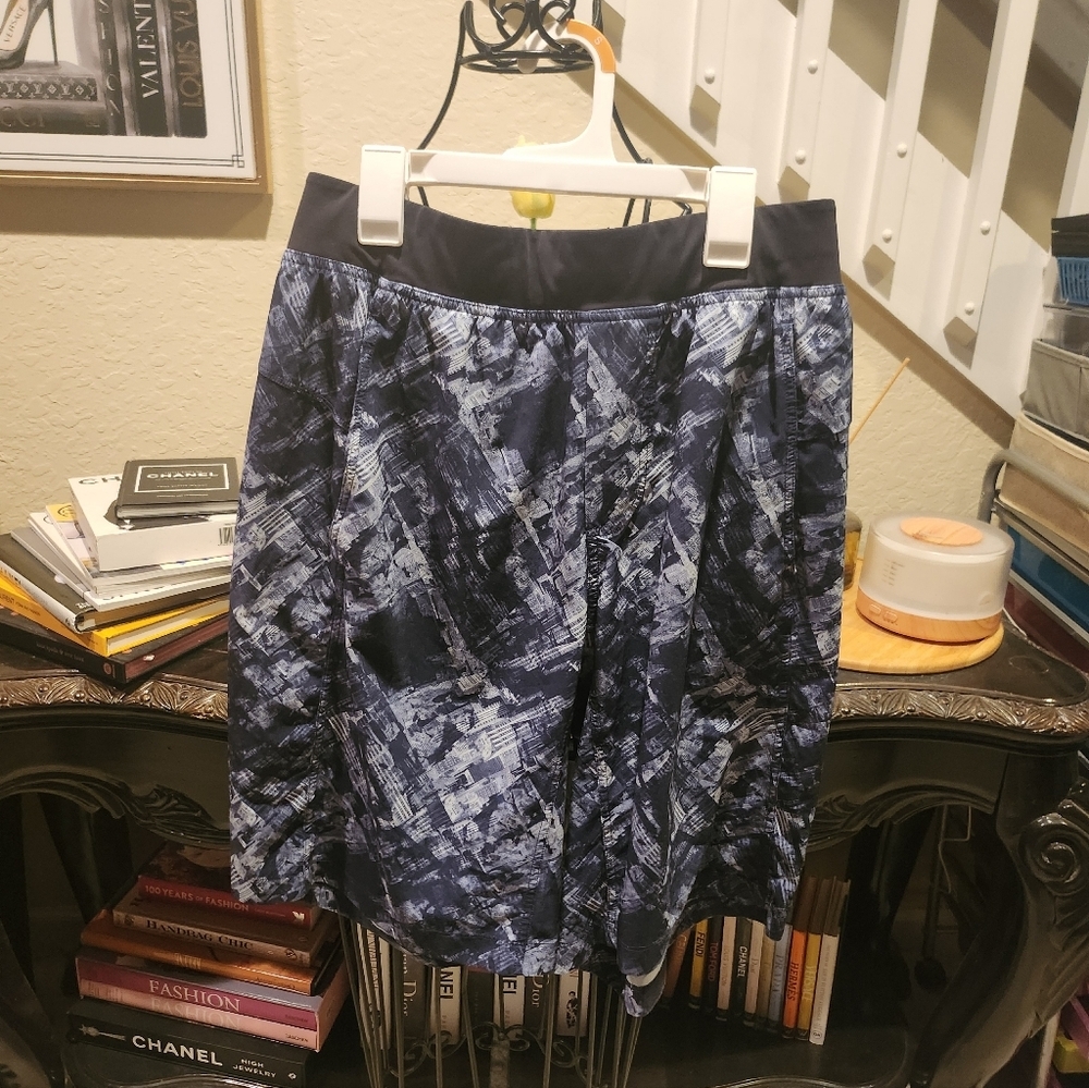 Lululemon men's shorts size M